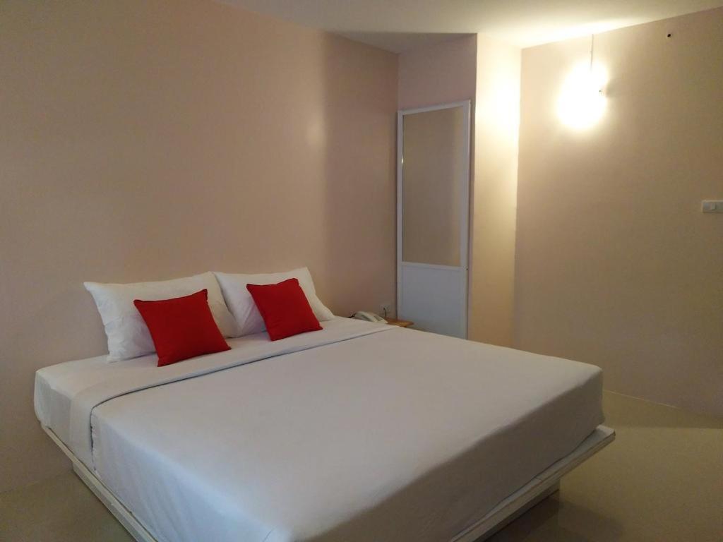 Bird Room Hotel - Pratunam Банкок Екстериор снимка