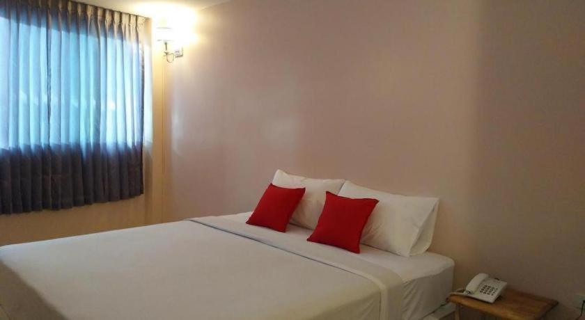 Bird Room Hotel - Pratunam Банкок Екстериор снимка