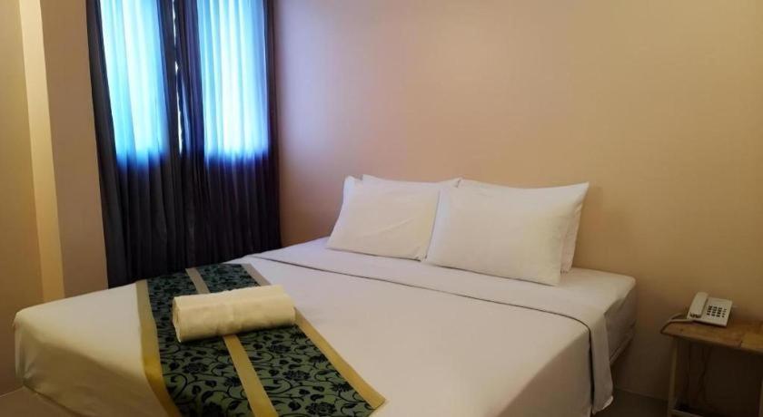 Bird Room Hotel - Pratunam Банкок Екстериор снимка