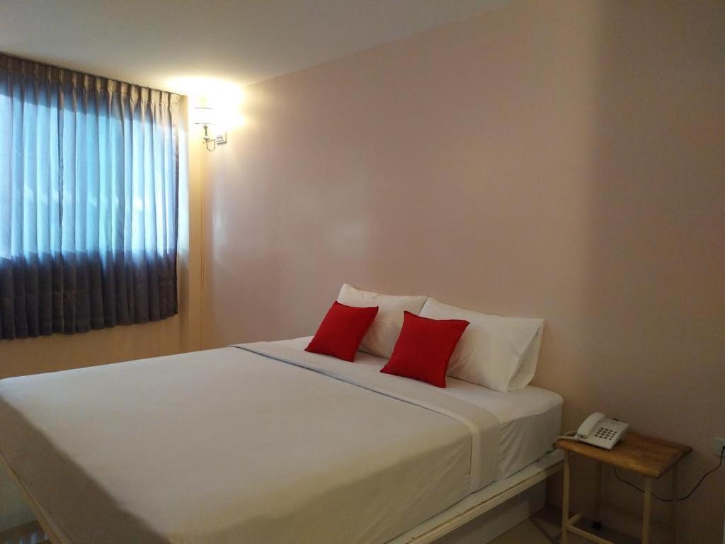 Bird Room Hotel - Pratunam Банкок Екстериор снимка