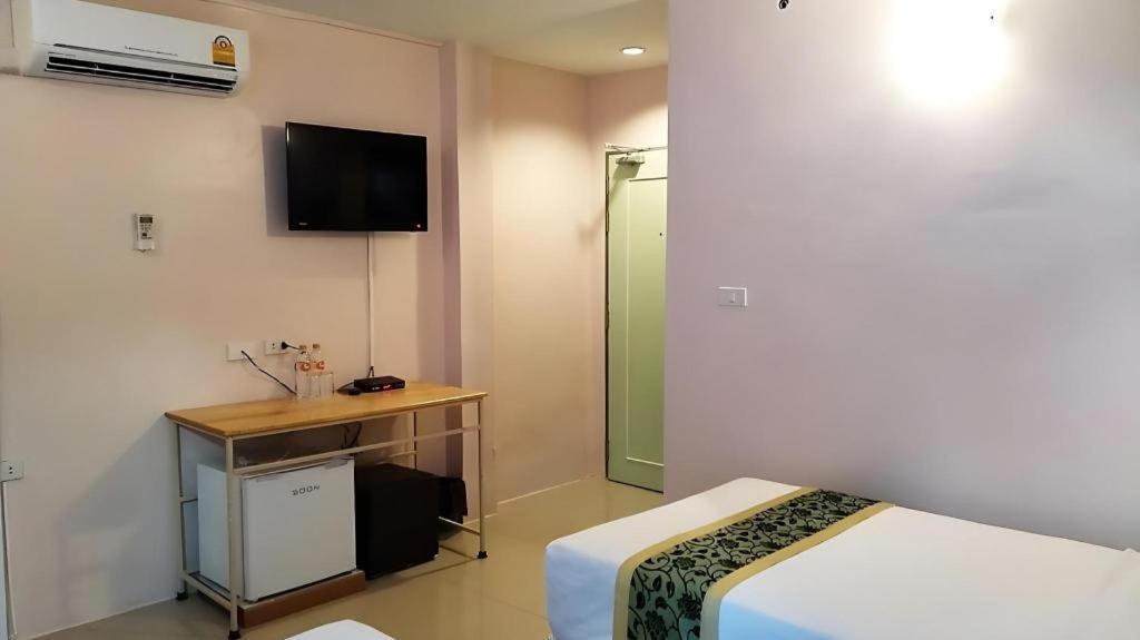 Bird Room Hotel - Pratunam Банкок Екстериор снимка